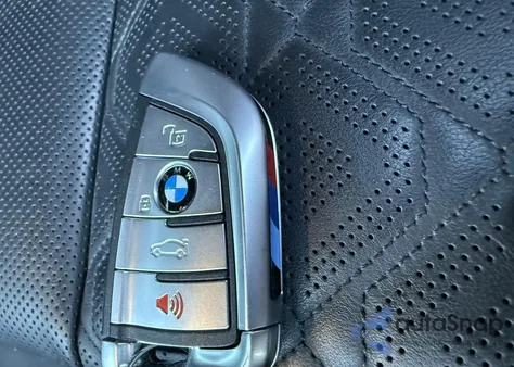 2023 BMW M8 Competition z USA, uszkodzony, nr VIN WBSAE0C07PCL08883